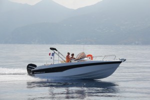 Pro Marine Belone 740 Sundeck