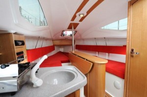 Nouveauté 2011 Catway Maxus 21: intérieur dériveur intégral ultra moderne