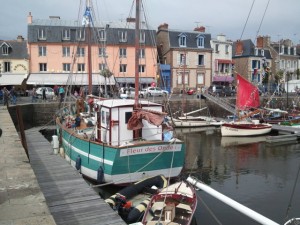 Festival du chant de marins : La fleur des ondes dans le port de Paimpol