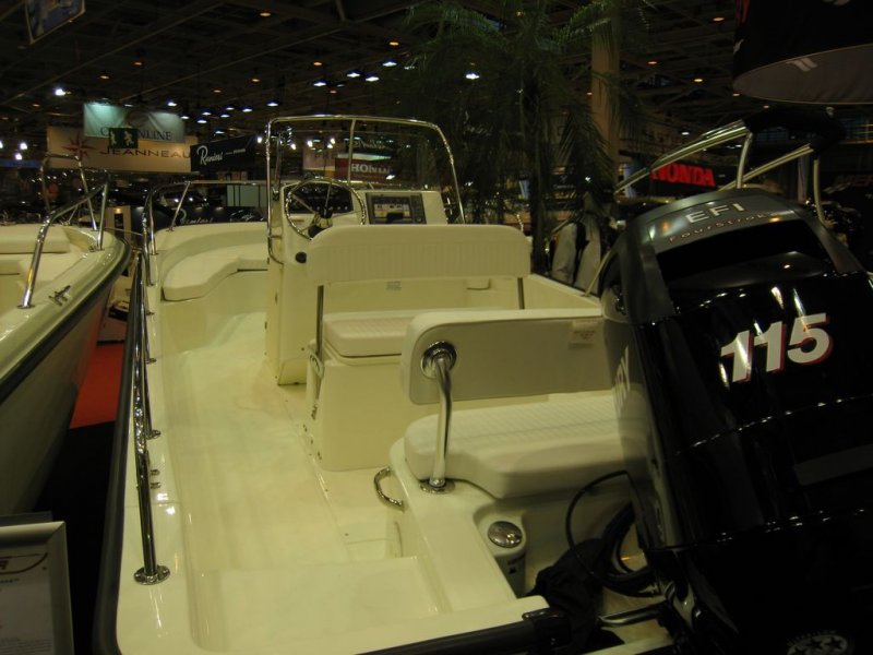 Boston Whaler 200 Dauntless _2