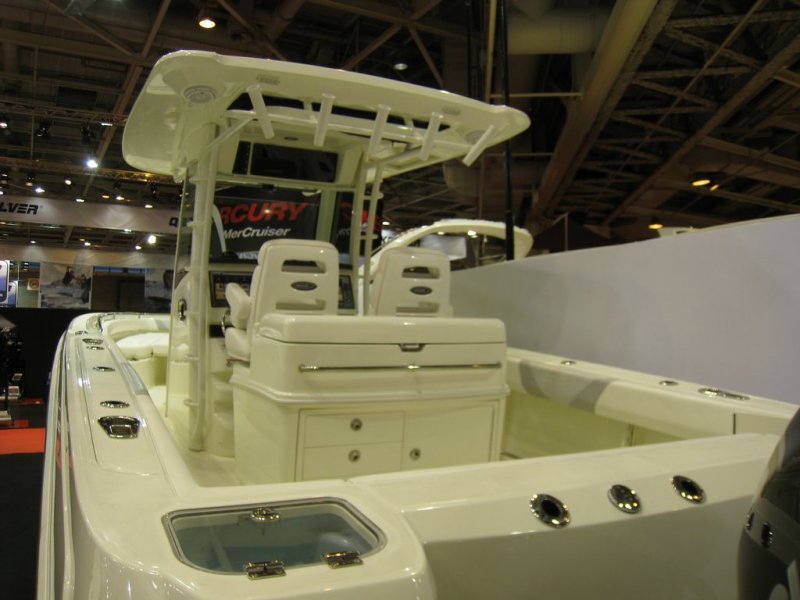 Boston Whaler 320 Outrage _2