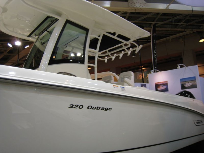 Boston Whaler 320 Outrage