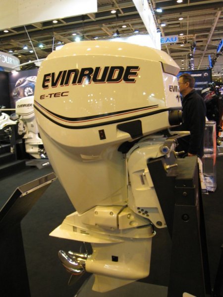 Evinrude Etec 115cv blanc