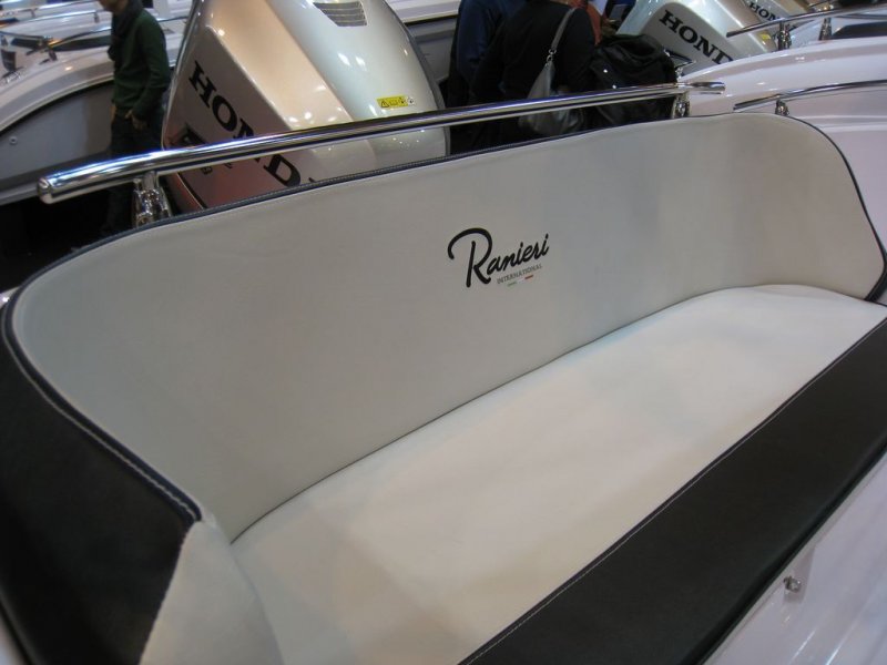 Ranieri banquette