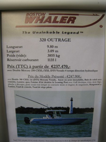 prix salon paris 2010 Boston Whaler 320 Outrage