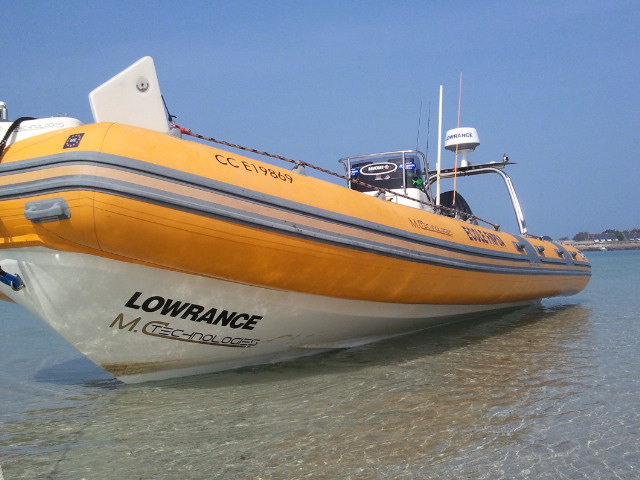 Eric Sauvage et son BWA 8m60 + son 300Cv SUZUKI + son Electronique Lowrance dans le vieux glénan