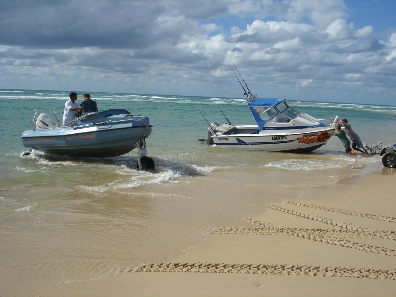 comparaison-mise-a-eau-coque-dure-et-semi-rigide-amphibie-sealegs