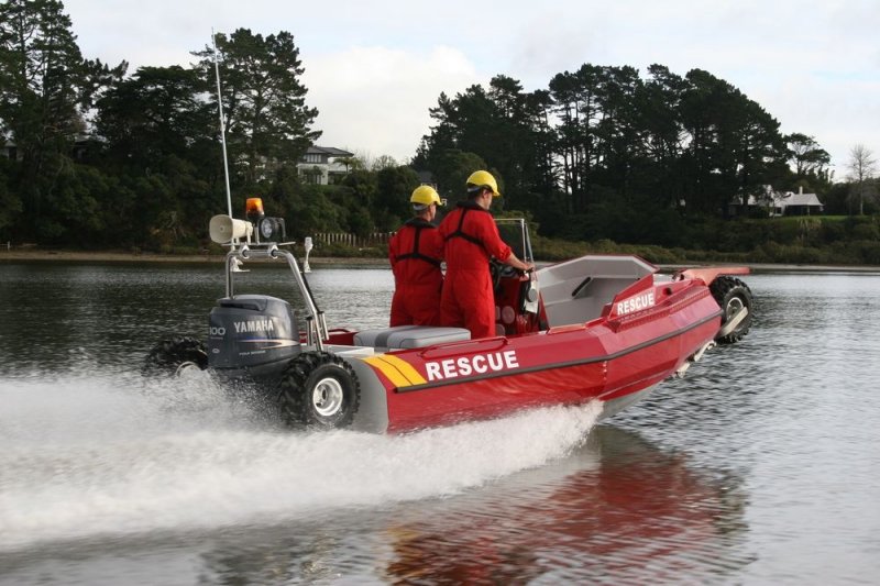 sealegs-amphibie-d-tube-6-1m-rescue-sauvetage-vitesse-d