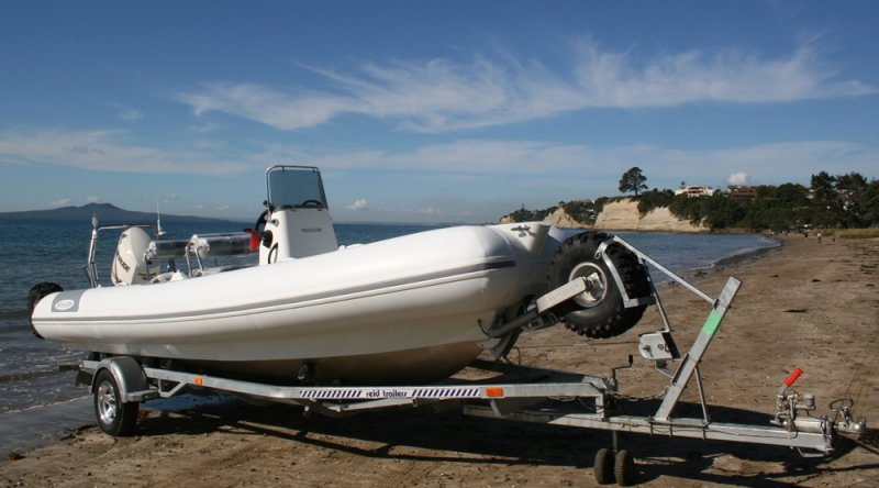 sealegs-amphibie-rib-5-05m_plaisance_sur-remorque-d