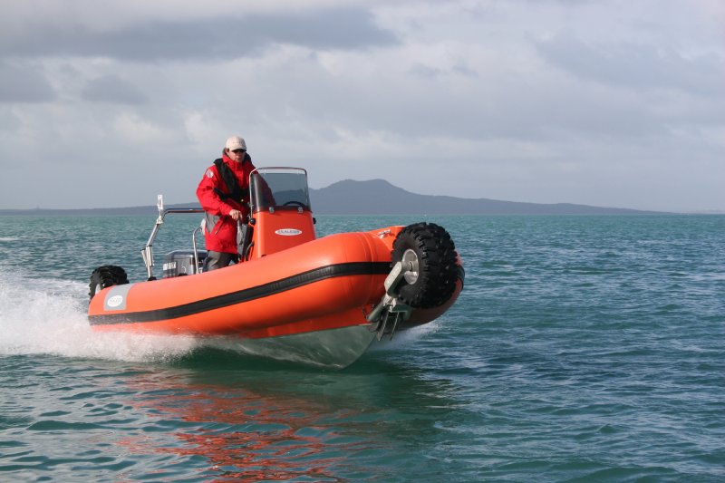 sealegs-amphibie-rib-5-05m_rescue_sauvetage_c