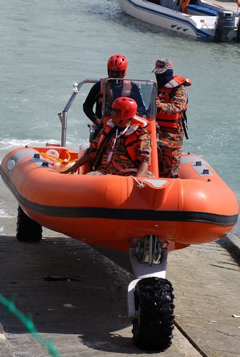 sealegs-amphibie-rib-6-1m_rescue_sauvetage_c