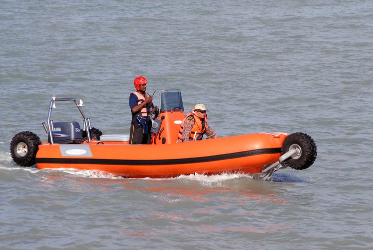 sealegs-amphibie-rib-6-1m_rescue_sauvetage_f