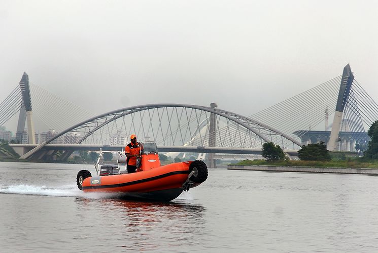 sealegs-amphibie-rib-6-1m_rescue_sauvetage_o