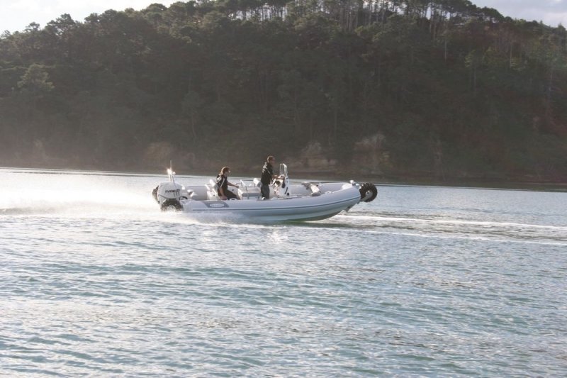 sealegs-amphibie-rib-7-1m_plaisance_vitesse_virage_h