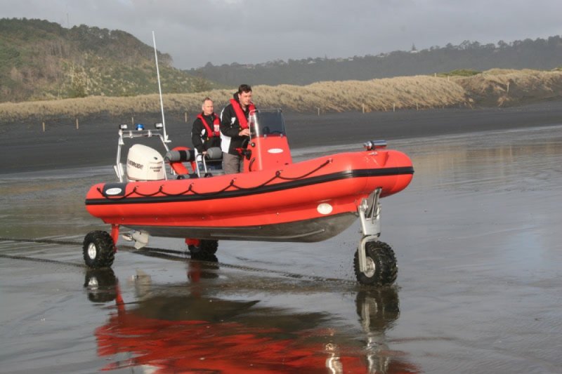 sealegs-amphibie-rib-7-1m_rescue_sauvetage_plage-f